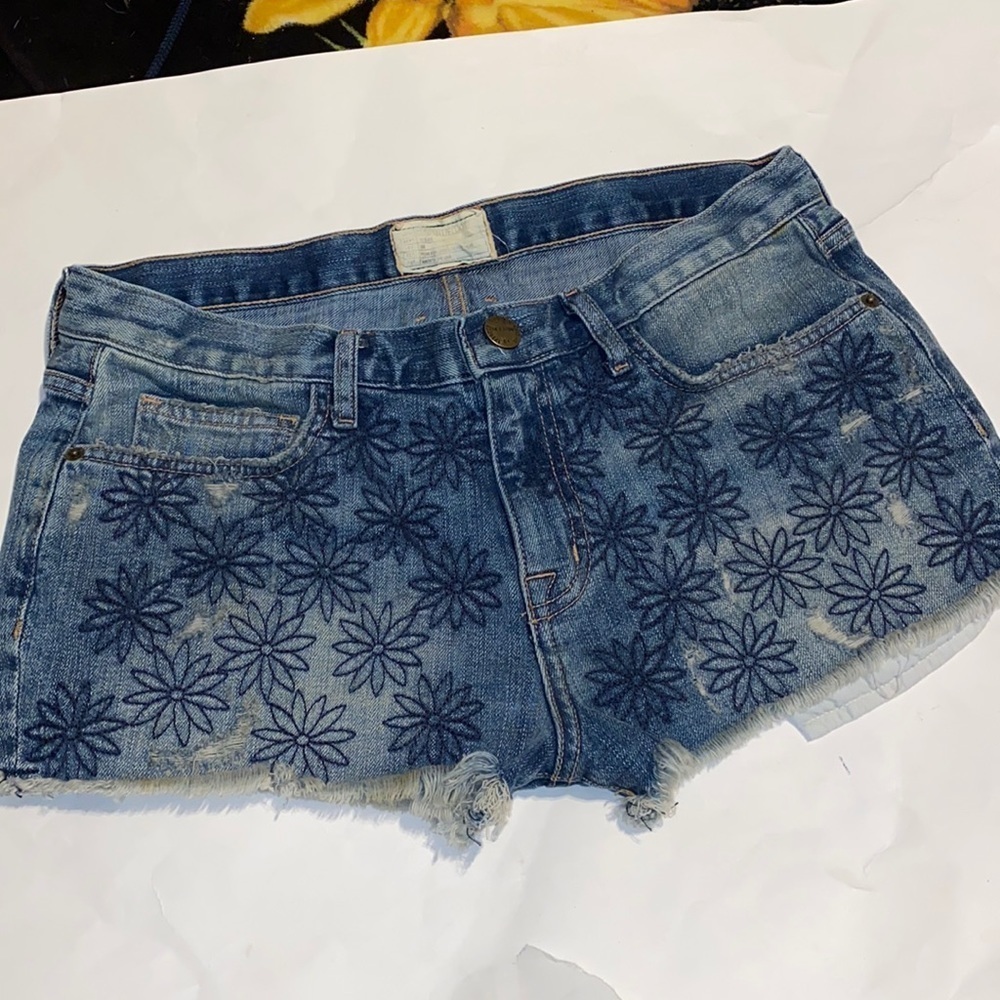 Current Elliott bf shorts